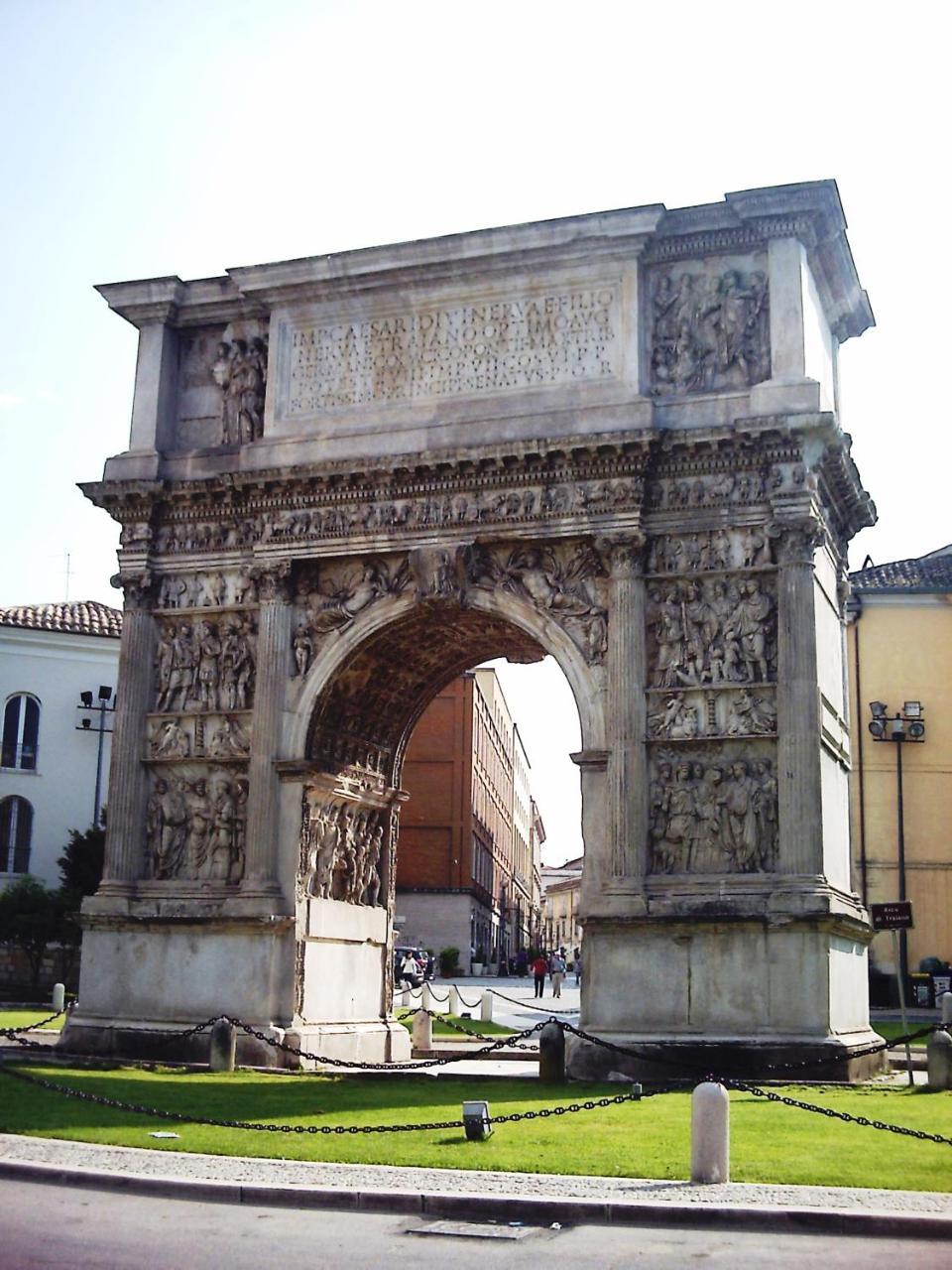 Hotel Antiche Terme Benevento Bagian luar foto